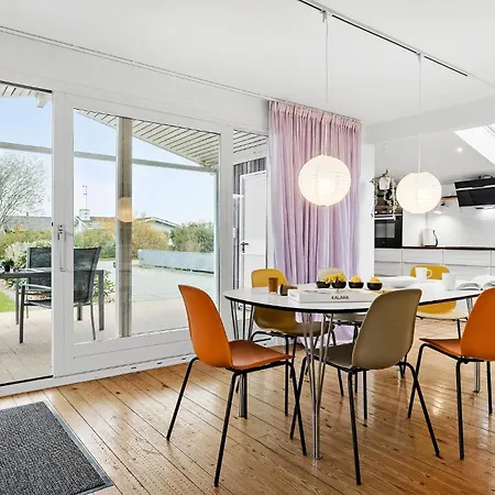 3 Bedroom Cozy In Holiday home