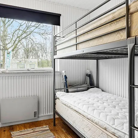 3 Bedroom Cozy In Оттеруп